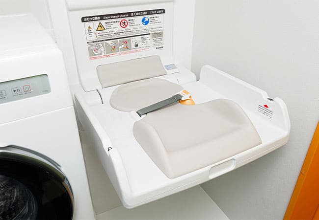 おむつ交換台<!-- (●製、上限●kg) -->