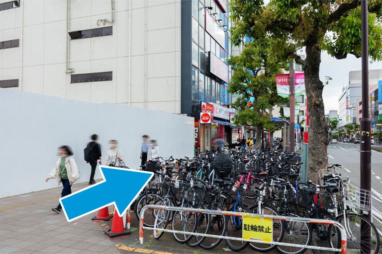 道なりに進む